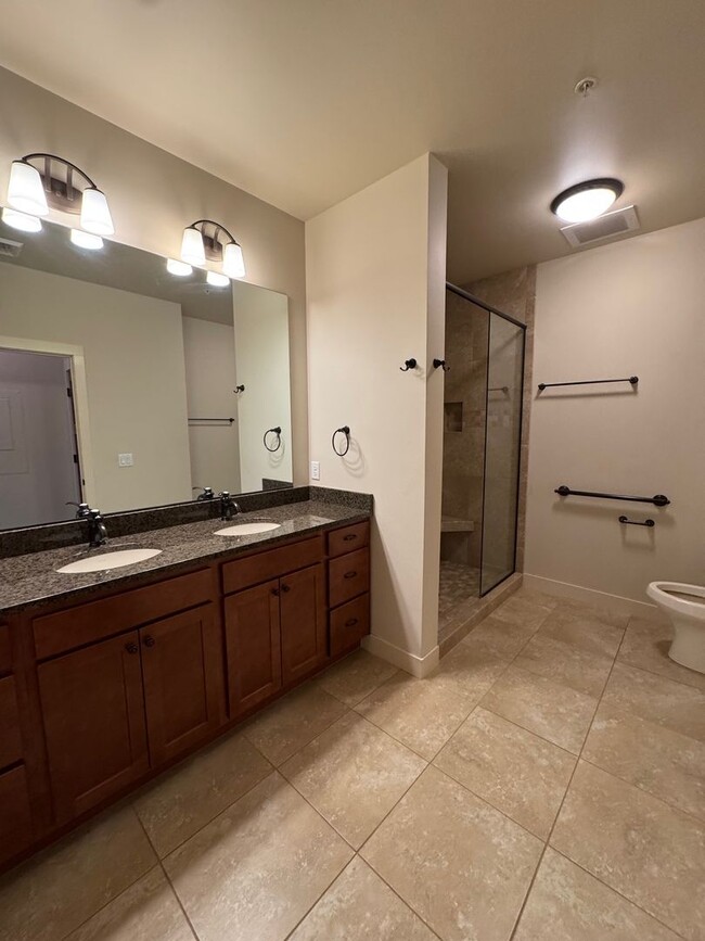 Building Photo - Polleys Square Luxury Condo For Rent