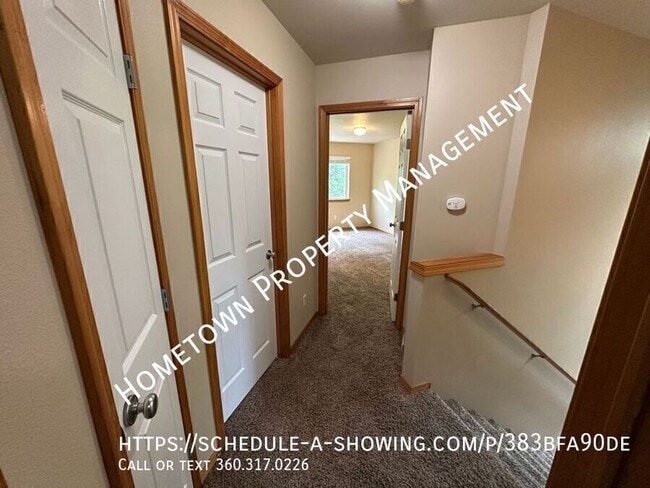 Building Photo - 5601 Pasinetti St
