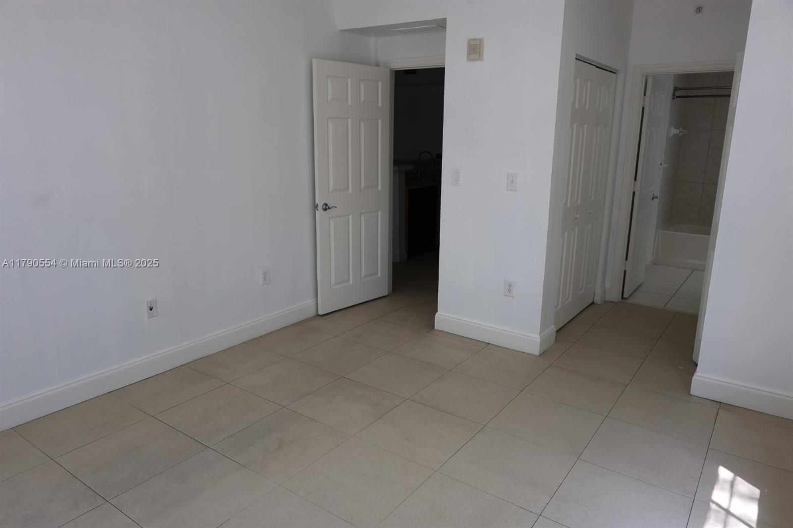 Building Photo - 6801 SW 44th St