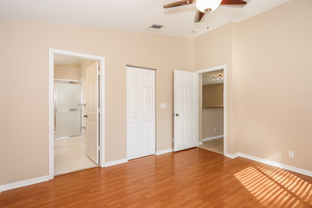 Building Photo - 4646 SW 12th Ct