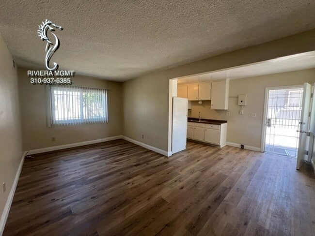 Building Photo - 514 S Grevillea Ave