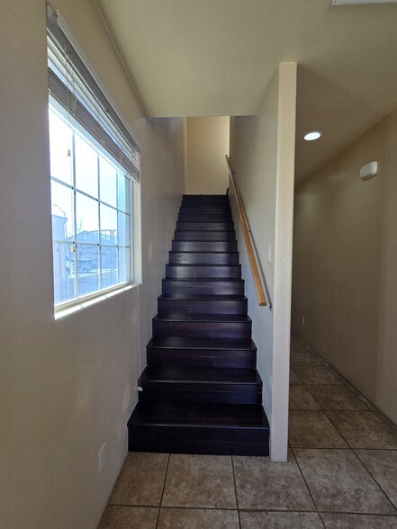 Building Photo - 3024 Calle Nueva Vista