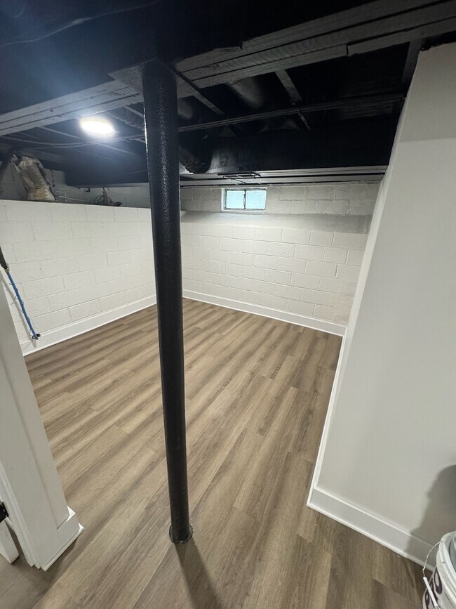Building Photo - 4230 Norwardo Avenue