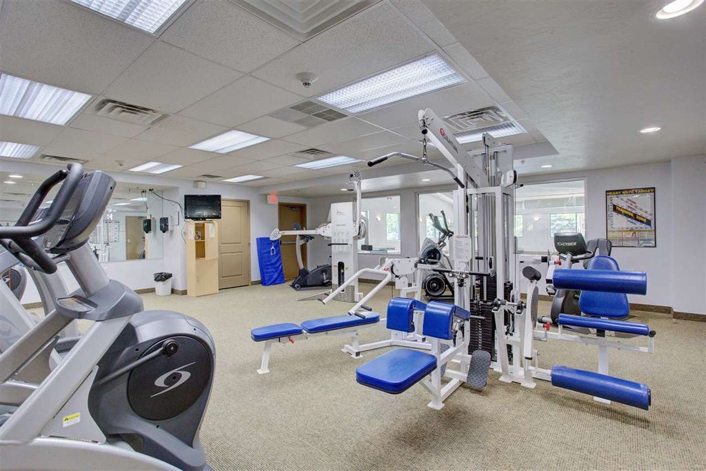 Building Photo - 400 N Richmond St