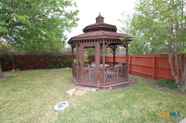 Building Photo - 603 Mustang Trail