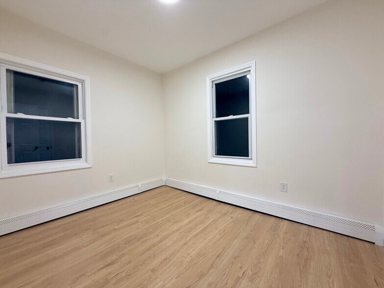 Building Photo - 356 Carnegie Pl