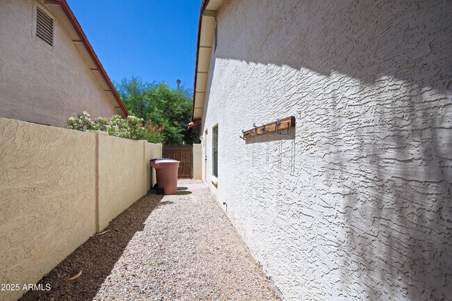 Building Photo - 10575 E Mission Ln