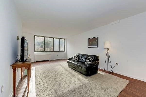 Living Room - 4390 Lorcom Ln