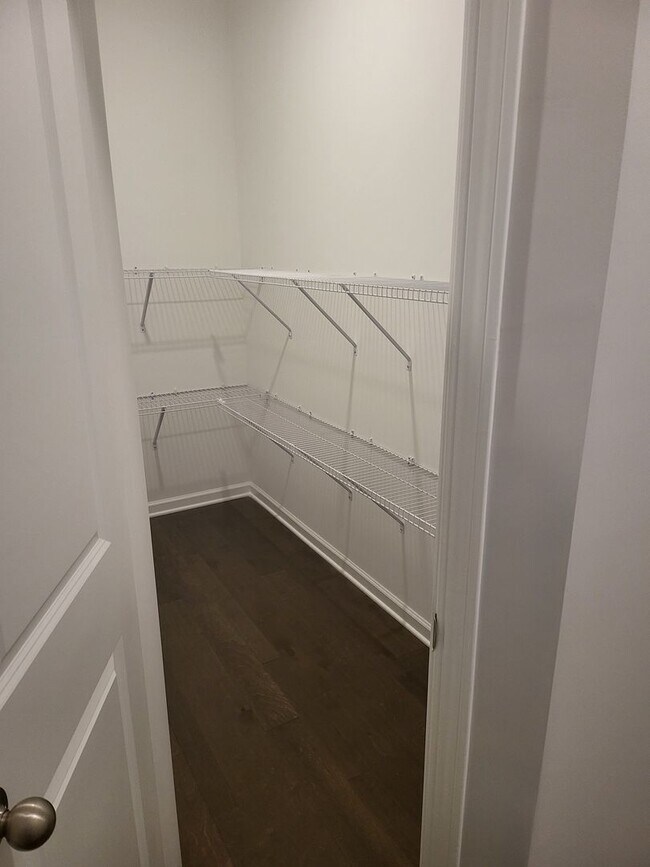 Building Photo - 505 Wymond Ct