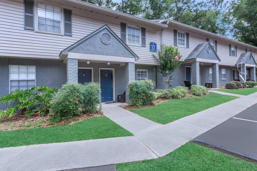 Primary Photo - Townhomes at 770