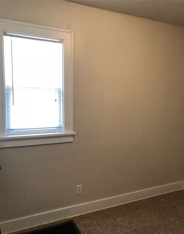 Building Photo - 1121 N 12th St