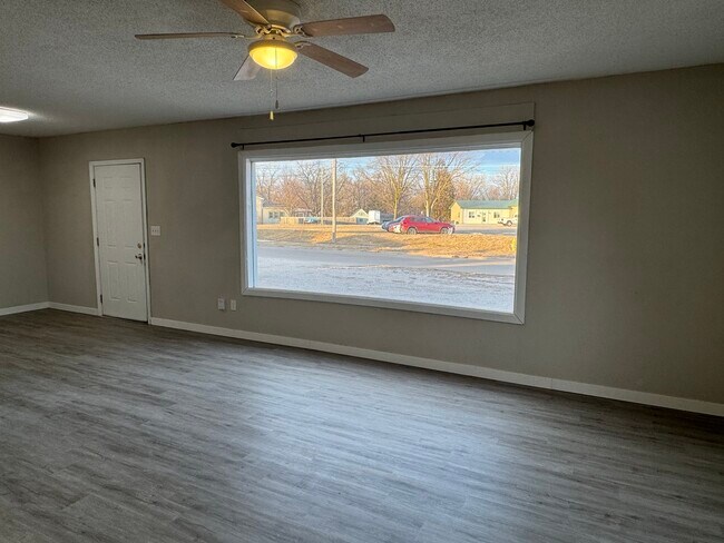 Building Photo - 4624 Cheyenne Ave