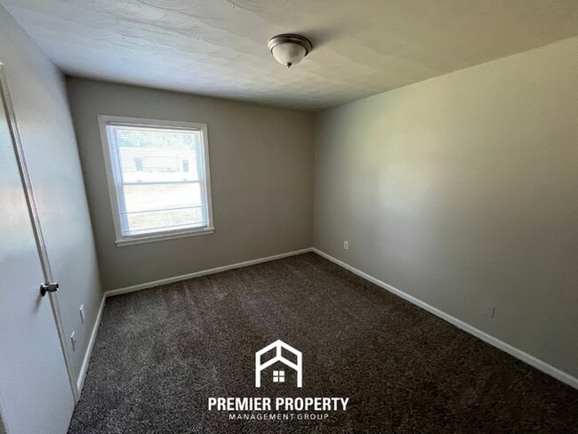 Building Photo - Charming 3BR/1BA Memphis Rental with Hardwood Floors & Open Kitchen!