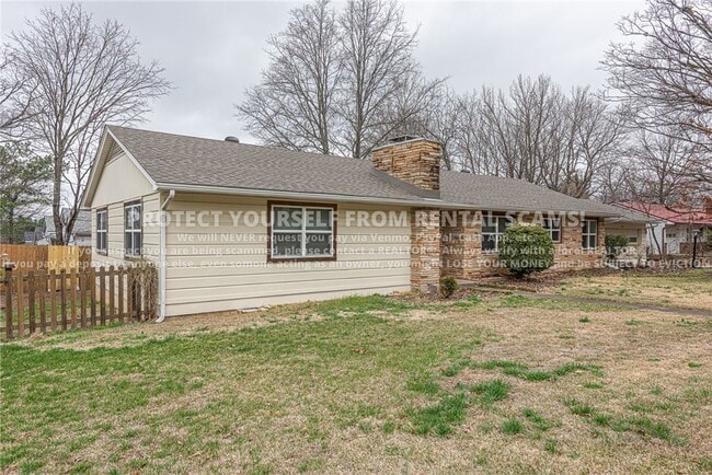 Building Photo - 1013 N Vandeventer Ave