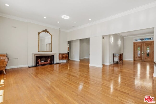 Building Photo - 510 Toyopa Dr