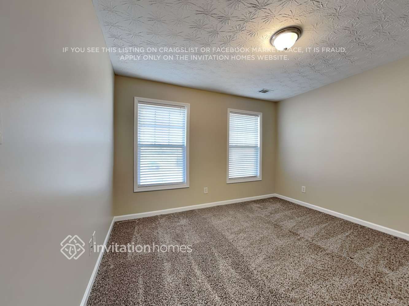 Building Photo - 6680 Island Pointe Dr