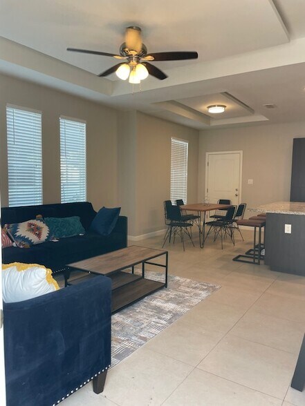 Primary Photo - 3007 Javalina Ave
