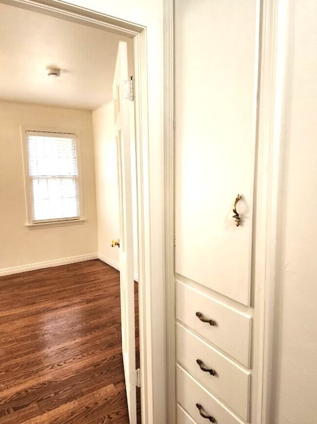 Building Photo - 2 Bed 1.5 Bath 1 Car Garage in the GRADY MUSGRAVE LAKESIDE Addition