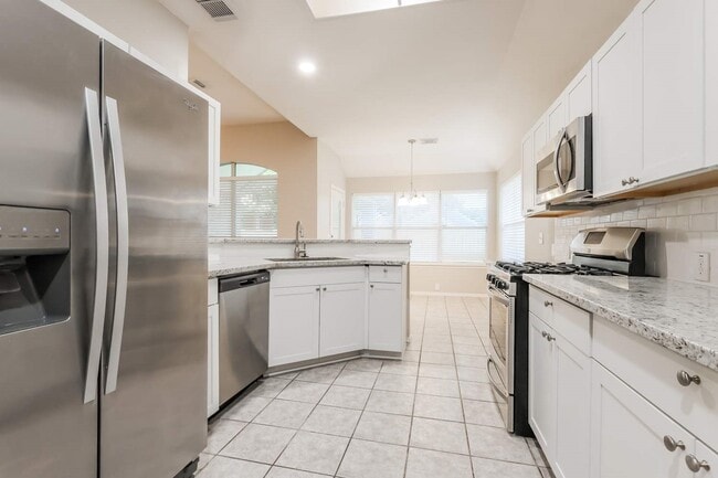 Building Photo - 2011 Louetta Oak Ct