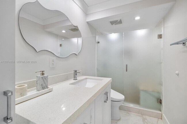 Building Photo - 5555 Collins Ave