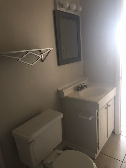 Building Photo - 7631 Lexington Dr