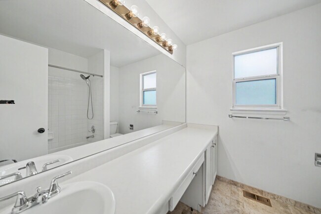 Building Photo - 21497 E Crestridge Pl