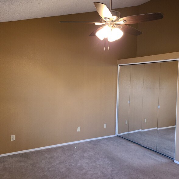 Building Photo - 3491 N Arizona Ave