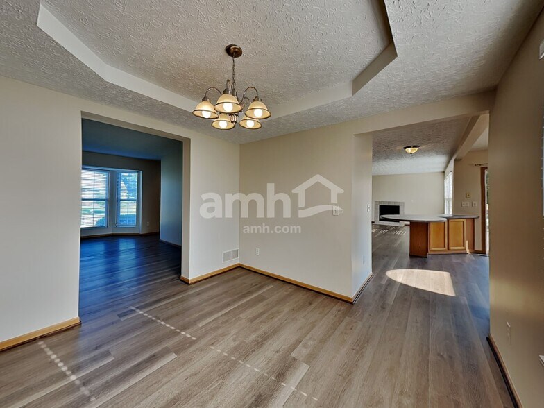 Building Photo - 8510 Reynoldswood Dr