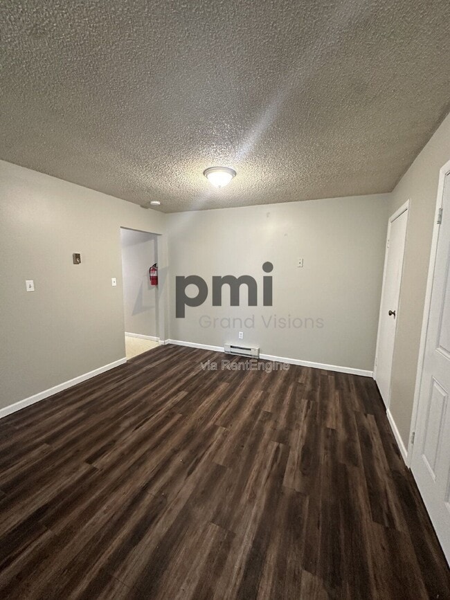 Building Photo - 24 W Buchanan Ave