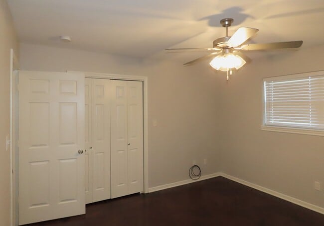 Building Photo - Updated 2 Bedroom, 1 Bath Duplex in Whiteh...