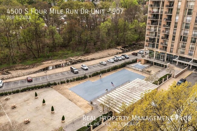 Building Photo - Lovely 2 BD/2BA at The Brittany!