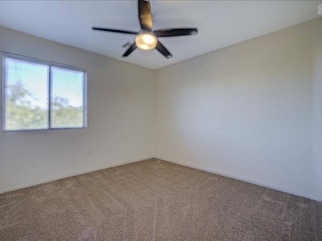 Building Photo - Modern 2-Story Home with Spacious Layout &...