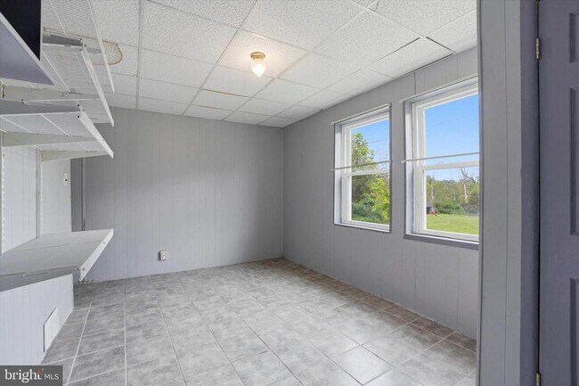Building Photo - 847 Faust Rd