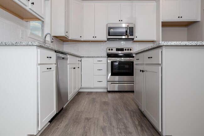 Building Photo - 932 Camden Ct