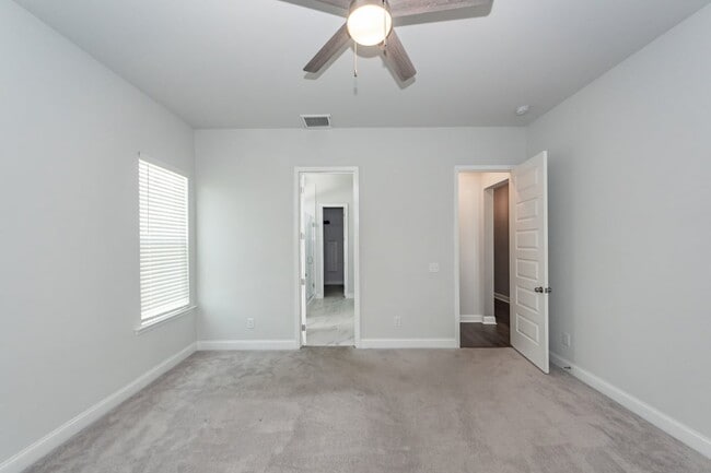 Building Photo - 214 Narrowleaf Ave