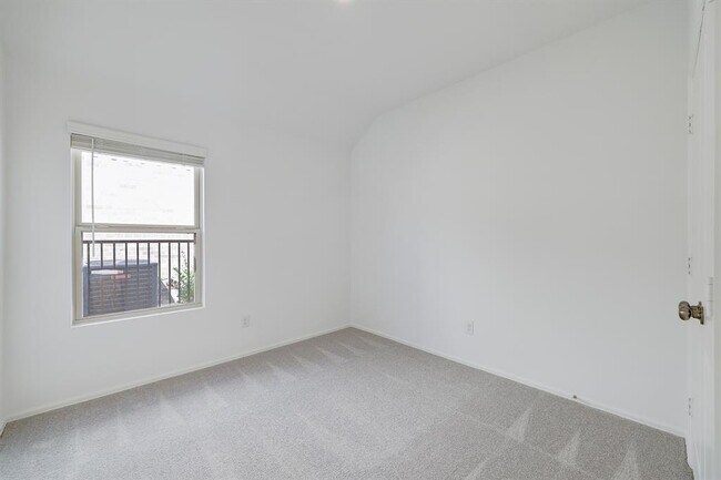 Building Photo - 10935 Water Hyssop Ln