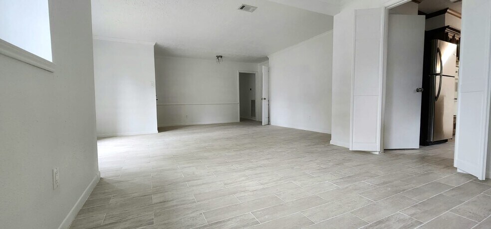 Building Photo - 5727 Arbor Vitae Dr