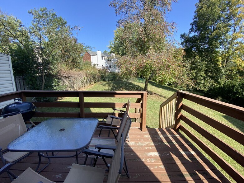 Building Photo - 911 Hammack Dr