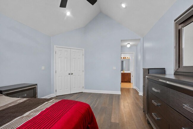 Building Photo - 209 Blue Heron Dr