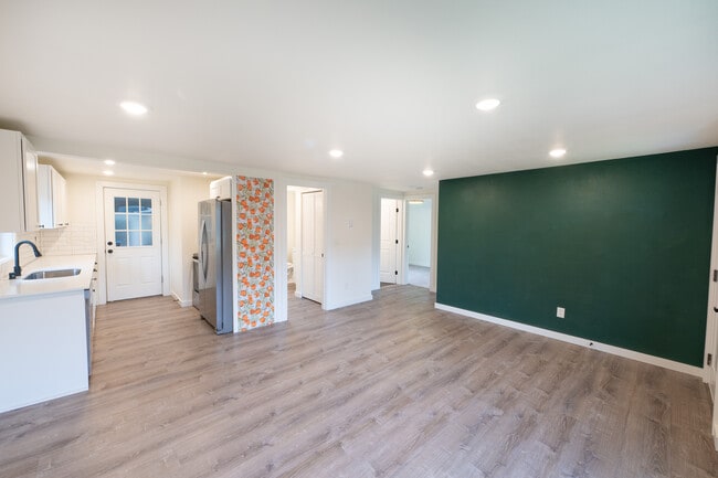 Building Photo - 1413 SW Cambridge St