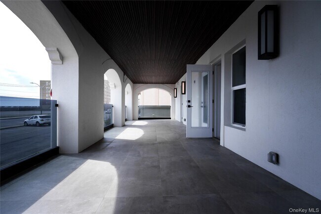 Building Photo - 315 W Broadway