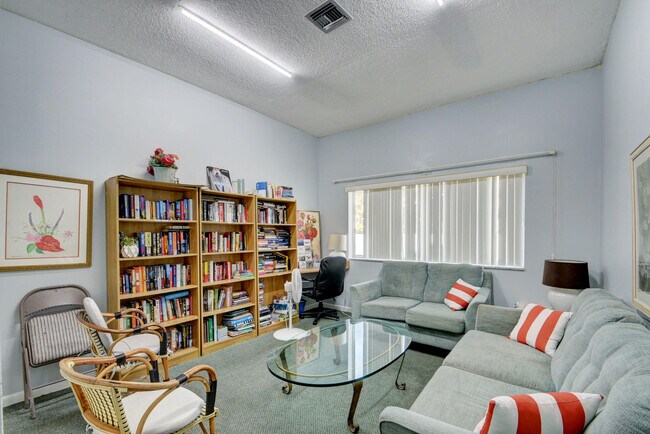 Building Photo - 896 N Federal Hwy