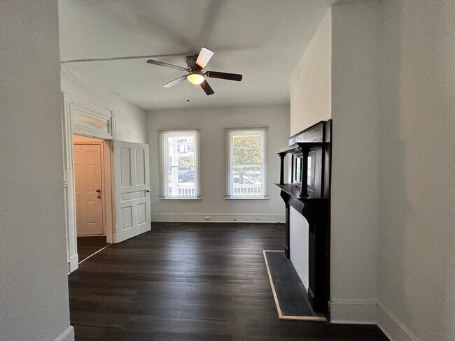 Building Photo - 3208 Carolina Ave