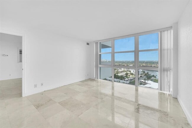 Building Photo - 2841 N Ocean Blvd