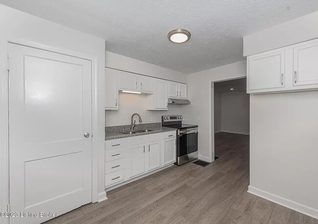 Building Photo - 4509 Sunset Ave