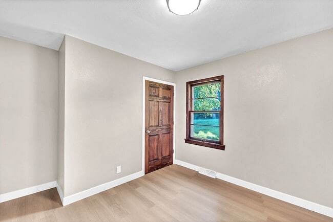 Building Photo - Longview Manor