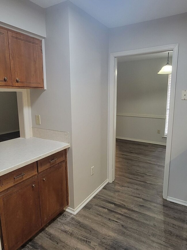 Building Photo - Adorable 2-Bedroom, 2-Bath Townhome Near A...