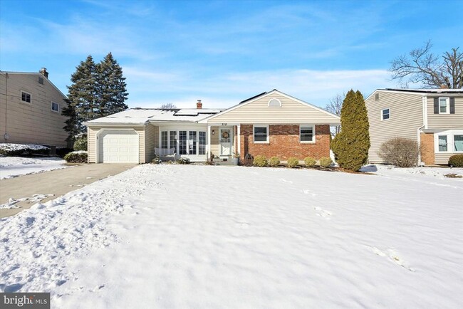 Building Photo - 318 Brentwood Ave