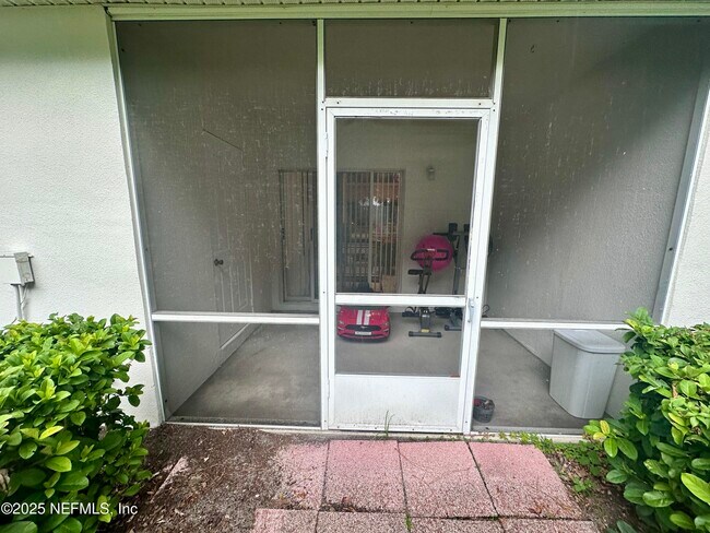 Building Photo - 12311 Kensington Lakes Dr