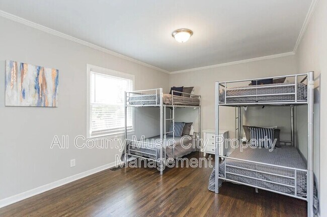 Building Photo - 206 Blue Hills Dr